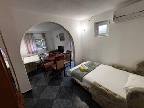 مكواة/لوح كي وواي فاي وملاءات أسرّة