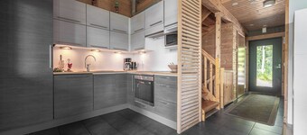 Scenic Lakeside Cabin in Tahko - Hot Tub