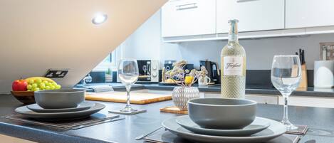 電子レンジ、オーブン、コンロ、食器洗い機