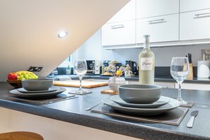 Mikrovågsugn, ugn, spishäll och diskmaskin