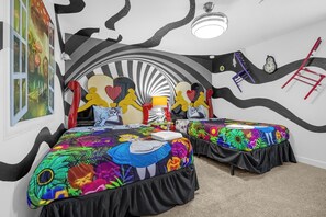 8 chambres, fer et planche à repasser, lit de bébé portatif