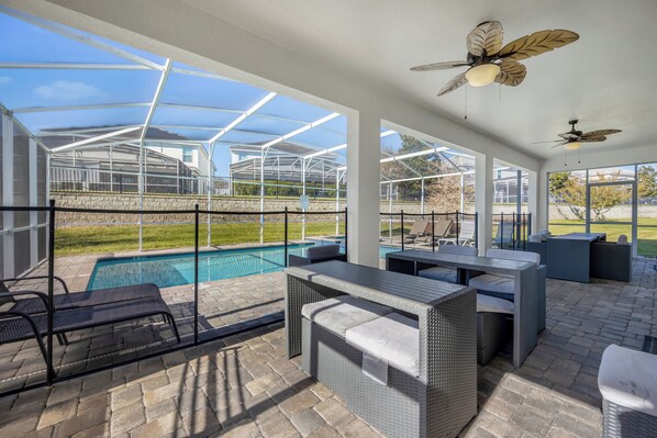 屋外プール、温水プール