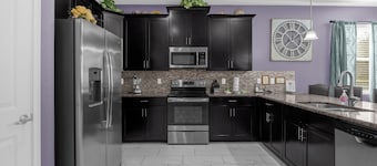 Perfect family retreat mins to Disney and Universal in enchanting Champions Gate