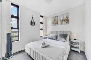 3 bedrooms, iron/ironing board, WiFi, bed sheets