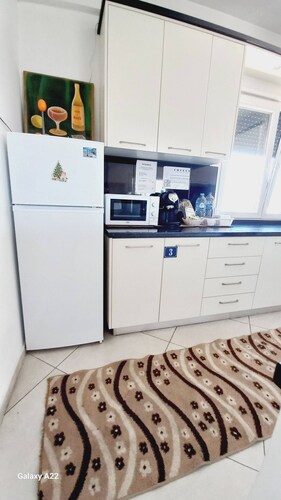 Room-7- Single Room With Balcony and cit