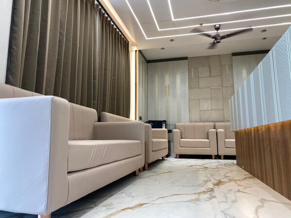 Lobby - Travinities Hotel Shree Ji Palace (Ujjain)