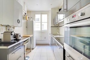 Appartement | Cuisine privée | Réfrigérateur, four, plaque de cuisson, lave-vaisselle