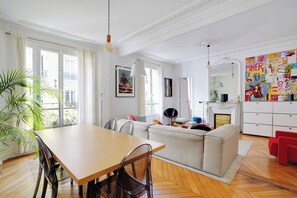 Interior - Charming Apartment- 2br-4p- Parc Monceau (Paris)