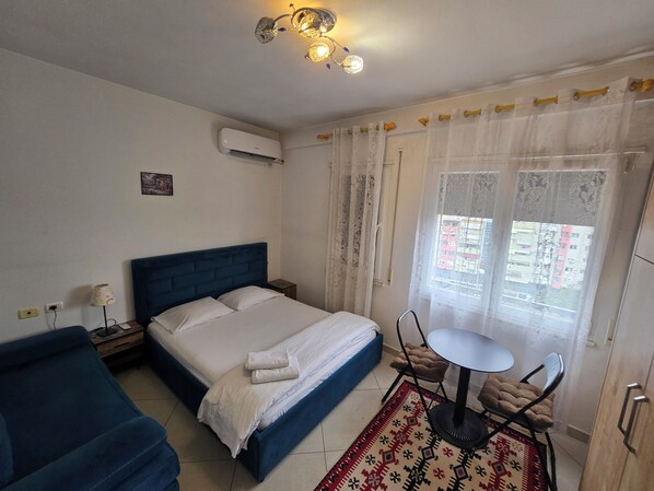 Room - Room-6- Twin Room With City View (Tirana)