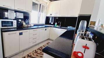 Shared Dormitory, 1 Bedroom, Smoking, Balcony | Interior