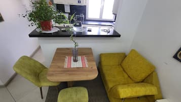 Dortoir Partagé, 1 chambre, fumeurs, balcon | Salle de séjour