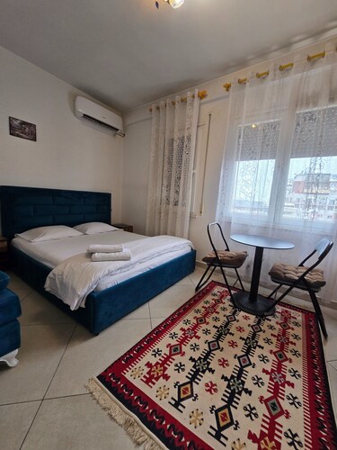 Room-6- Twin Room With City View