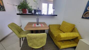 Dormitorio condiviso, 1 camera da letto, fumatori, balcone | Soggiorno