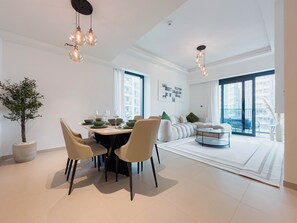 Interior - Beautiful 2 Tower with Burj Khalifa Views (Dubai)
