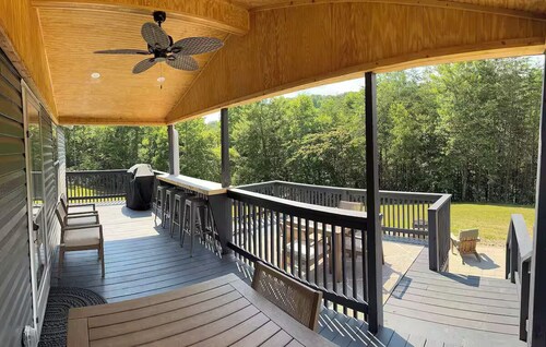 Lake Front Property with a gentle path to a private dock and the lake. 3bd 2 ba