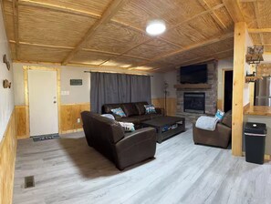 Smart TV, fireplace