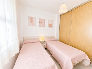 2 bedrooms, iron/ironing board, bed sheets - Apartamento Las Tres Piedras Conil (conil de la frontera)