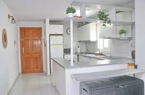 Fridge, microwave, dishwasher, coffee/tea maker