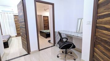 3 slaapkamers, een strijkplank/strijkijzer, wifi, beddengoed