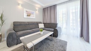 Lejlighed (26E) | Opholdsområde | Fladskærms-tv