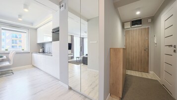 Apartamento (26E) | Zona de estar | Una televisión de pantalla plana