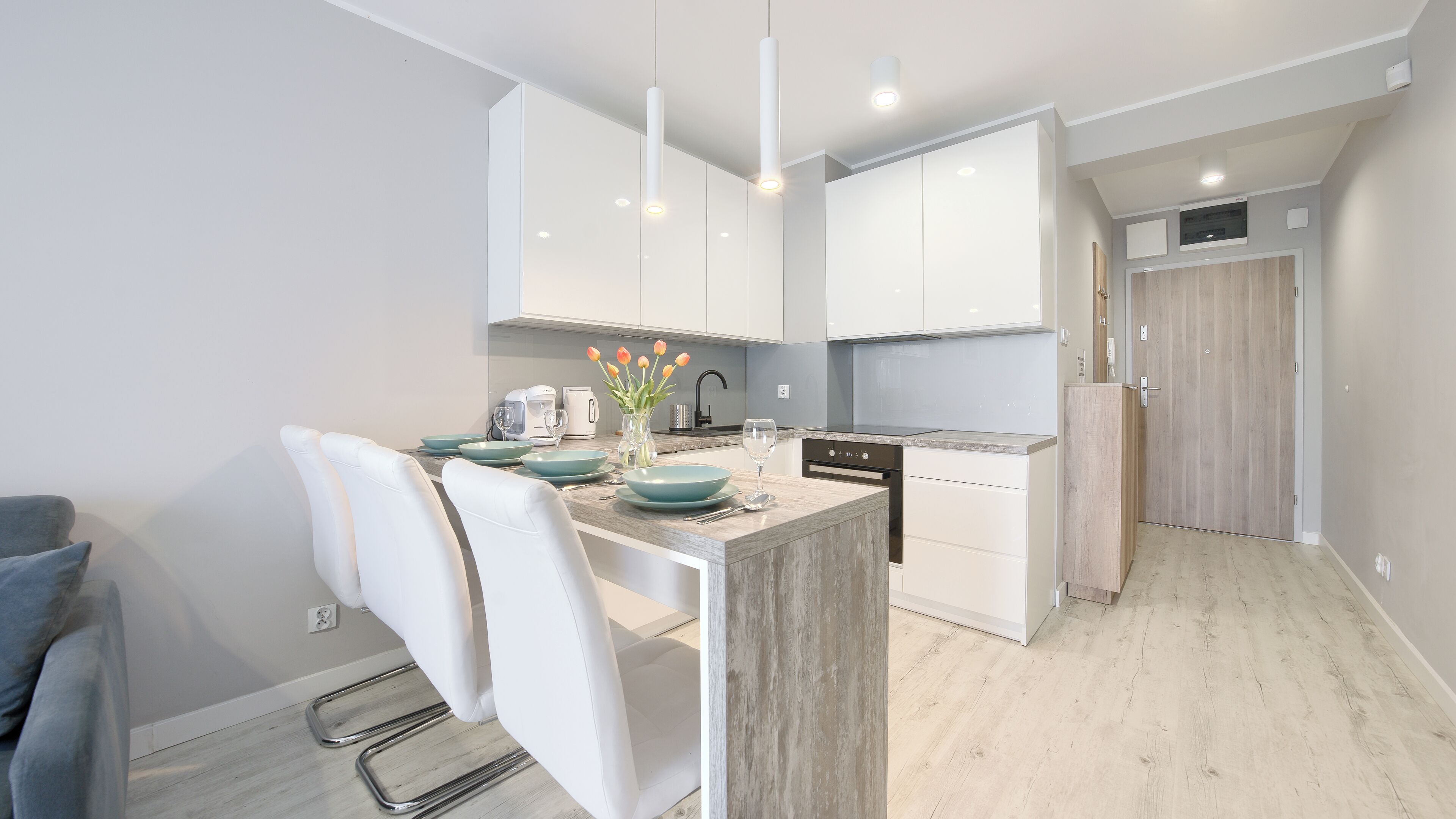 Apartment (4) | Eigene Küche | Kühlschrank, Herdplatte, Wasserkocher, Kochgeschirr/Geschirr/Besteck