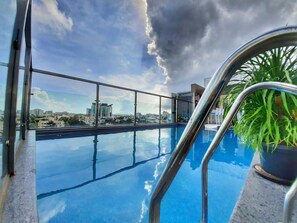 Rooftop pool - Grand Continent Premiere - T Nagar (Chennai)