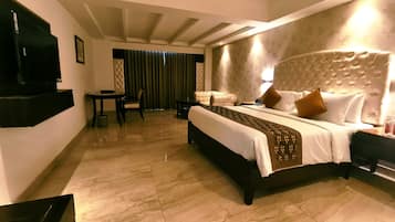 Classic Double or Twin Room | Minibar, in-room safe, desk, laptop workspace