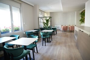 Kontinental frokost hver dag (EUR 7 per person)