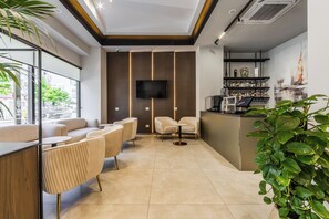 Lobby sitting area - Hotel Aquila D (Durrës)