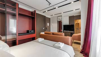 Deluxe Room | In-room safe, blackout curtains, iron/ironing board, free WiFi