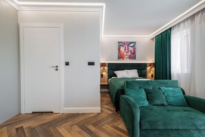 Estudio clásico, balcón | Tabla de planchar con plancha y wifi gratis 