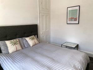 1 chambre, fer et planche Ă repasser, Wi-Fi, literie fournie