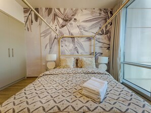 2 habitaciones, tabla de planchar con plancha, wifi y ropa de cama 