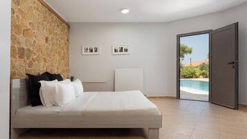 8 camere, una scrivania, ferro/asse da stiro, culla da viaggio