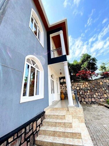 SILVER UMUBANO LIGHT RESIDENCE