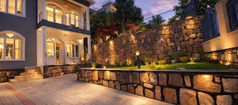 SILVER UMUBANO LIGHT RESIDENCE