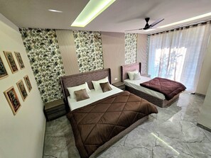 Iron/ironing board, free WiFi - Zipcode Stay (Agra)