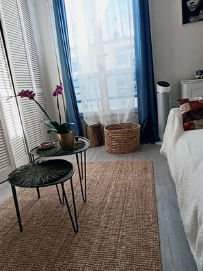 1 bedroom, iron/ironing board, free WiFi, bed sheets - Cosy modern cocoon at the foot of Montmartre (Paris)