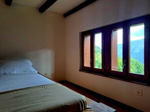 Comfort Apartment, Patio, Mountain View