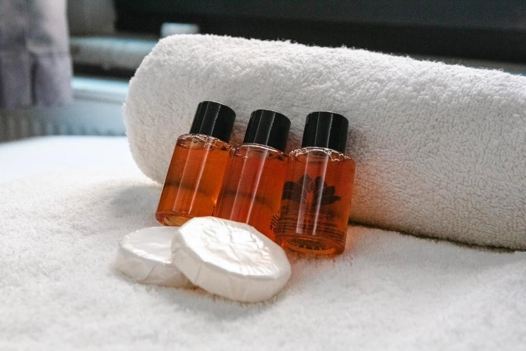 Snyrtivörur án endurgjalds, hárblásari, inniskór, handklæði