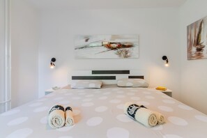 1 bedroom, free WiFi, bed sheets - The Green Corner Apartment With Balcony (Zagreb)