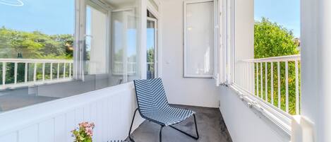 Perhehuoneisto, 1 makuuhuone, parveke (The Green Corner Apartment With) | Parveke