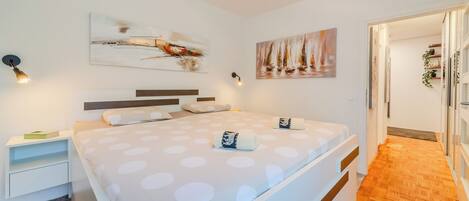 1 bedroom, free WiFi, bed sheets