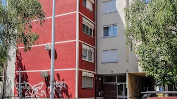 Family Apartment, Multiple Bedrooms (The Green Corner Apartment With) | Exterior