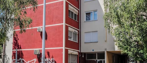 Family Apartment, Multiple Bedrooms (The Green Corner Apartment With) | Exterior