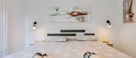 Family Apartment, Multiple Bedrooms (The Green Corner Apartment With) | 1 bedroom, free WiFi, bed sheets