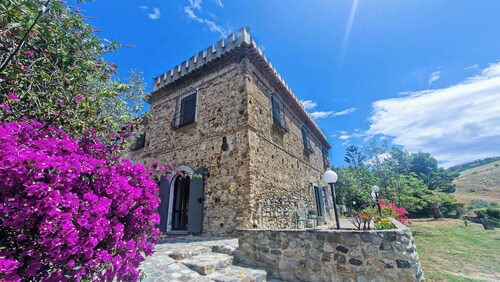 Castello degli Ulivi: Sea, Nature, Relaxation in Roccella Ionica