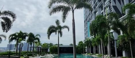 3 outdoor pools