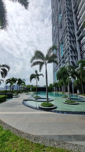 3 座室外游泳池